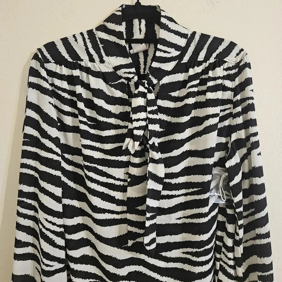 Worthington Tie Neck Blouse NWT - Picture 6 of 6